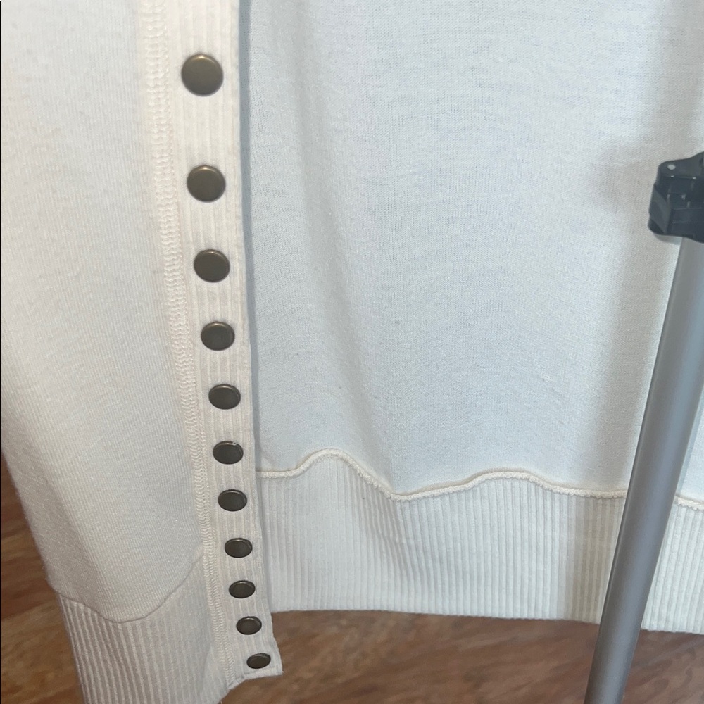 Elegant Cream Cardigan Sweater - Picture 4 of 8